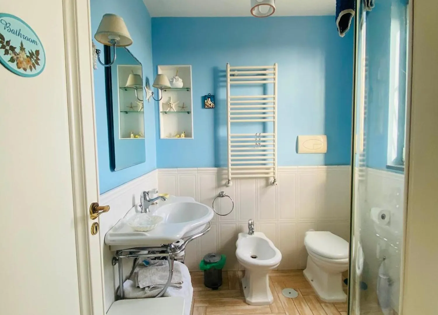 Bed and Breakfast La Casa Sui Tetti Neapel 0*,  Italien